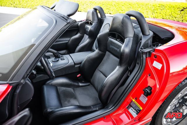 Used 2004 Dodge Viper SRT-10 RWD image 4