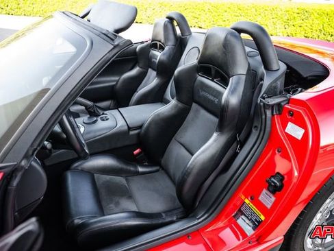 Used 2004 Dodge Viper SRT-10 RWD image 4