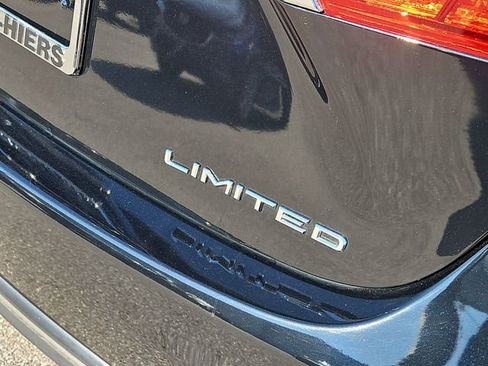 Used 2018 Toyota Avalon Limited image 5