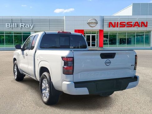 Certified 2024 Nissan Frontier SV w/ SV Convenience Package RWD image 3