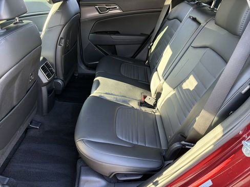 Used 2025 Kia Sportage SX image 21