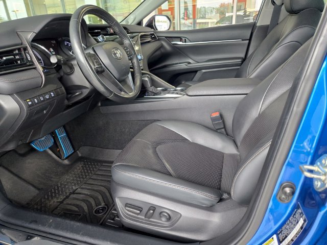 Used 2020 Toyota Camry XLE w/ Driver Assist Package FWD image 9