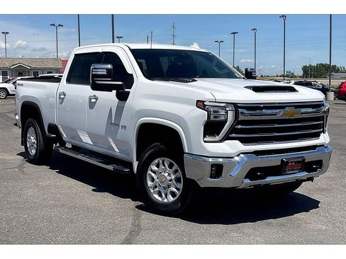 Used 2024 Chevrolet Silverado 3500 LTZ image 2