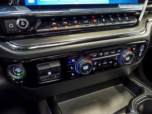 Certified 2022 Chevrolet Silverado 1500 ZR2 w/ Technology Package AWD/4WD image 26