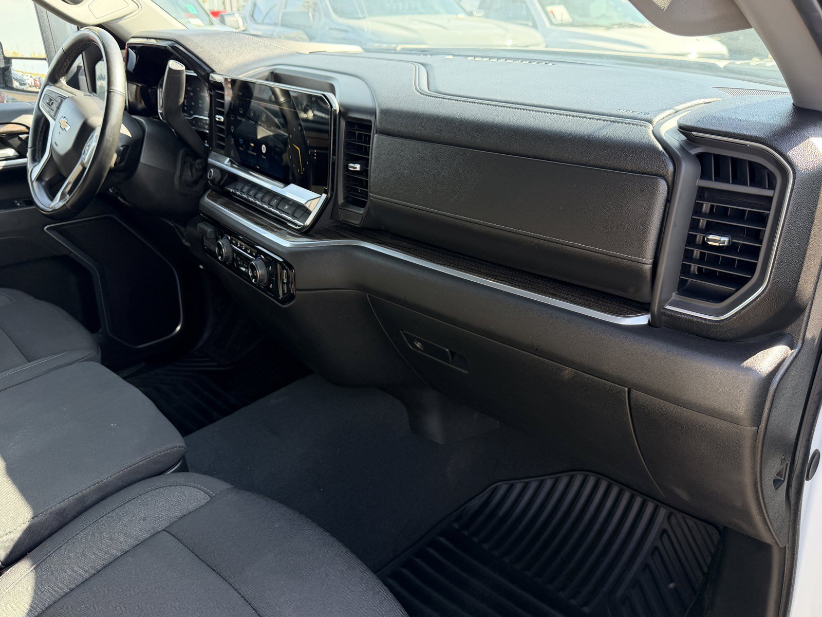 Used 2025 Chevrolet Silverado 2500 LT w/ Convenience Package AWD/4WD image 7