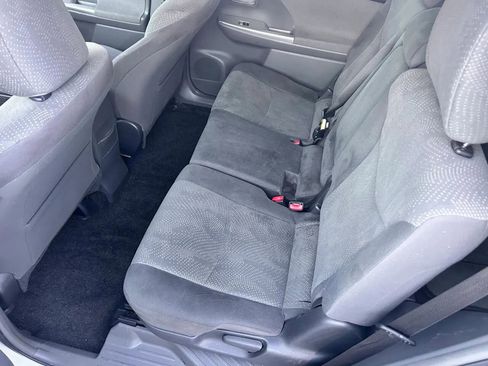 Used 2014 Toyota Prius V Five image 22