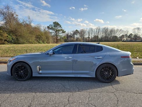 Used 2018 Kia Stinger Premium image 2
