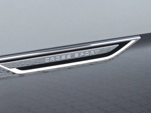 Certified 2023 Volkswagen Atlas Cross Sport SE image 11