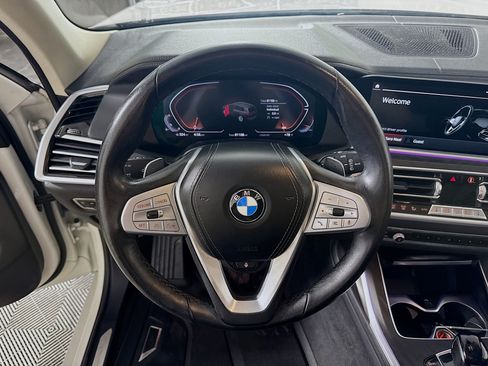 Used 2022 BMW X7 xDrive40i w/ Cold Weather Package AWD/4WD image 16