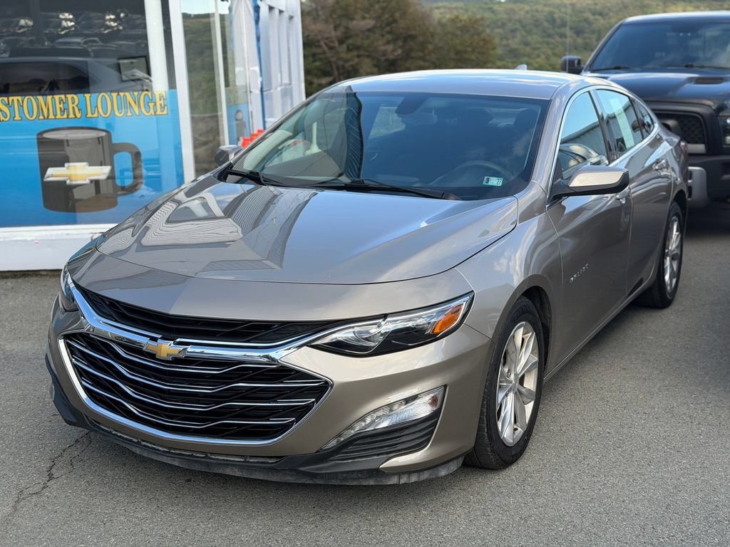 Used 2022 Chevrolet Malibu LT FWD image 1