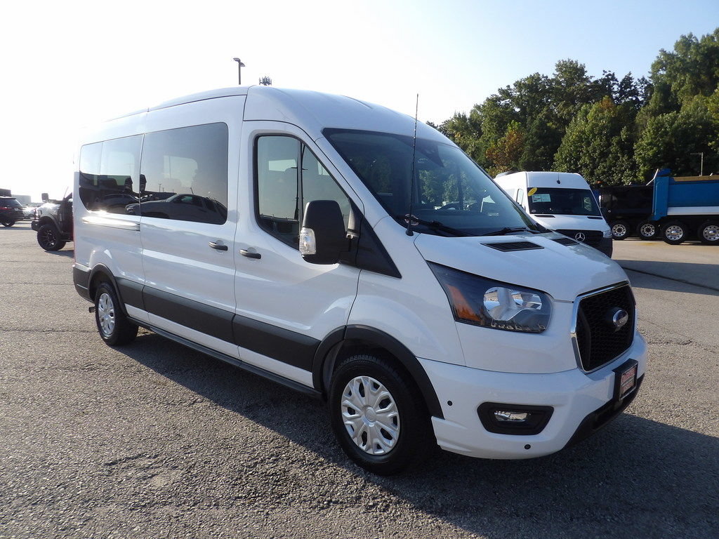 Used 2025 Ford Transit 350 XLT RWD image 10