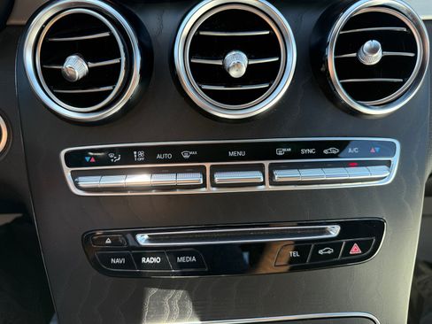 Used 2019 Mercedes-Benz GLC 300 4MATIC image 31