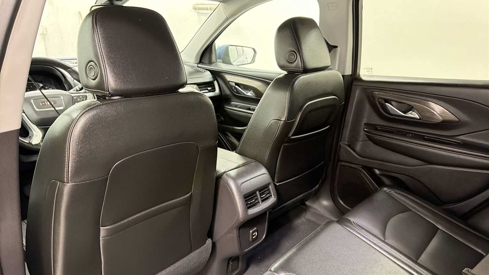 Used 2024 GMC Terrain SLT AWD/4WD image 25