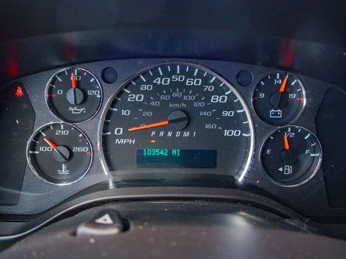 Used 2021 Chevrolet Express 2500 w/ Driver Convenience Package RWD image 16