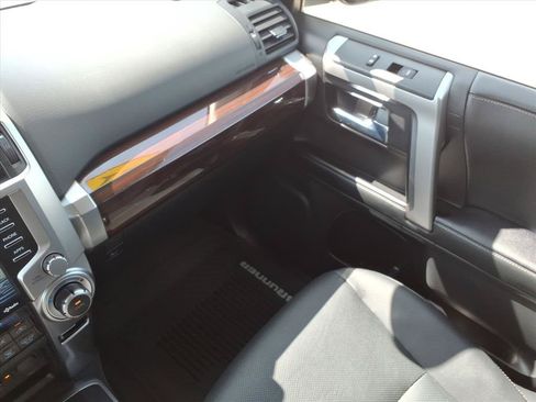 Used 2021 Toyota 4Runner Limited AWD/4WD image 33