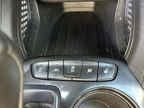 Used 2023 Chevrolet TrailBlazer LT FWD image 30