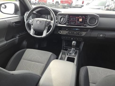 Used 2022 Toyota Tacoma TRD Sport w/ Technology Package RWD image 25