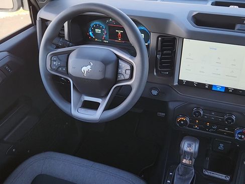 New 2025 Ford Bronco 4-Door image 5