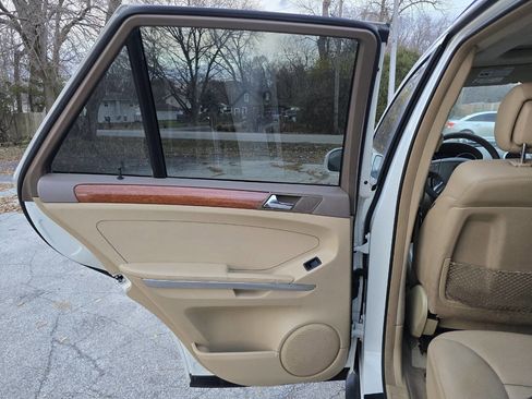 Used 2008 Mercedes-Benz ML 350 4MATIC w/ P1 Pkg image 13