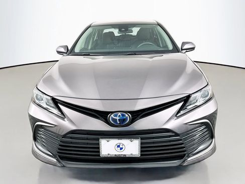 Used 2021 Toyota Camry LE image 2