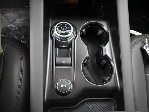 Used 2025 Ford Explorer Active w/ Active Comfort Package image 28