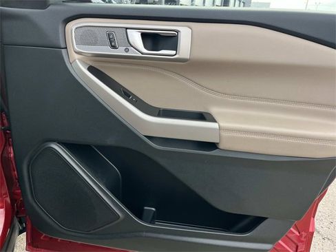 Used 2024 Ford Explorer Limited image 25