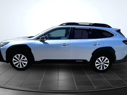 Used 2025 Subaru Outback Premium AWD/4WD image 3