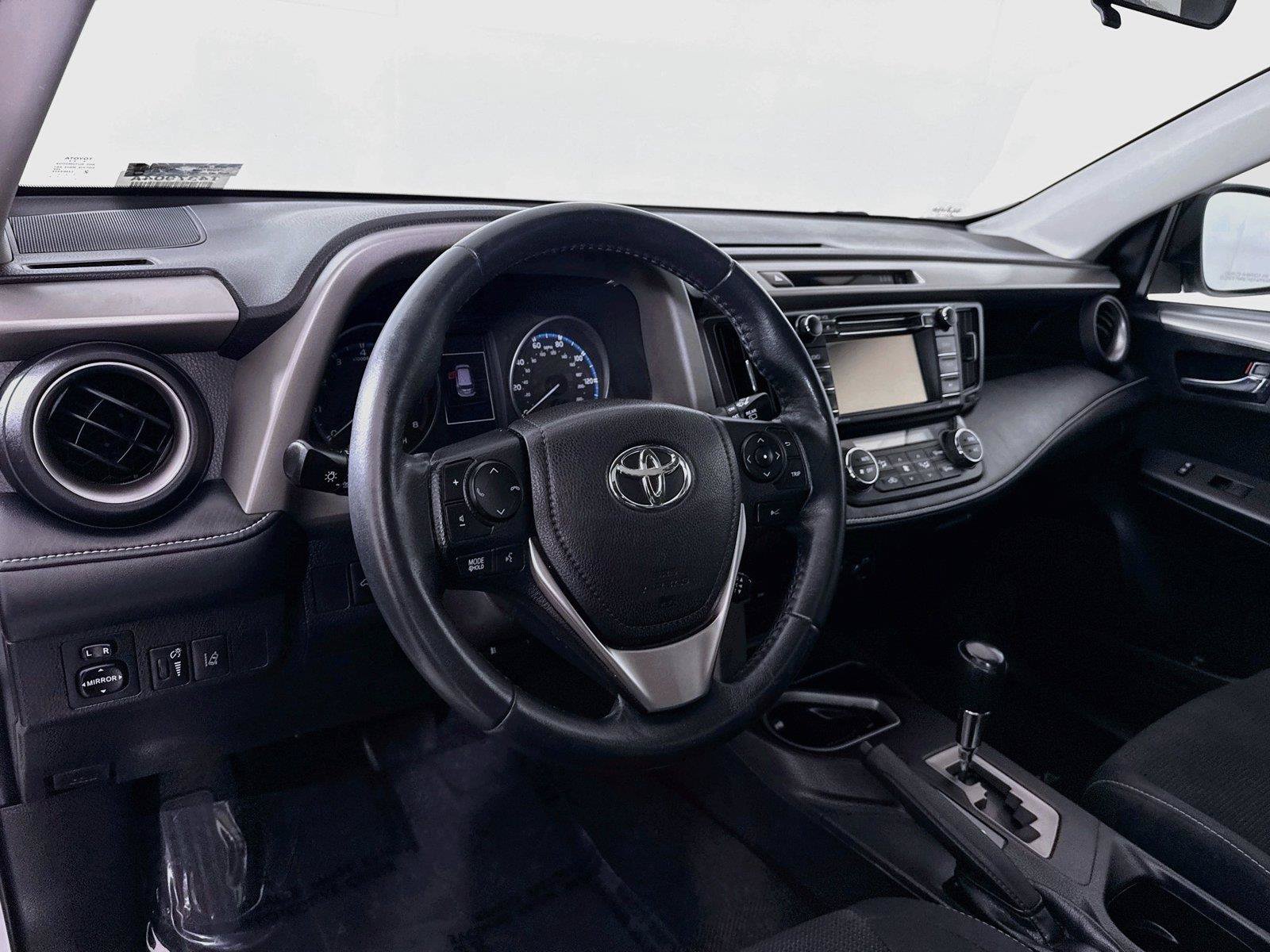 Used 2018 Toyota RAV4 XLE FWD image 4