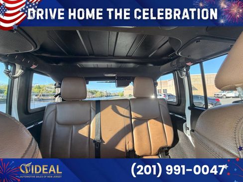 Used 2016 Jeep Wrangler Unlimited Sahara w/ Connectivity Group AWD/4WD image 37
