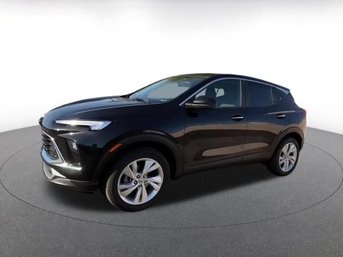 Used 2025 Buick Encore GX Preferred AWD/4WD image 8