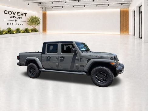 Used 2023 Jeep Gladiator Mojave AWD/4WD image 15