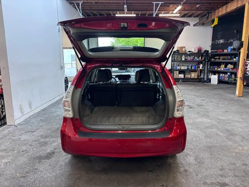 Used 2012 Toyota Prius V Five FWD image 22