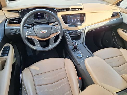 Certified 2024 Cadillac XT5 Premium Luxury w/ Platinum Package image 9