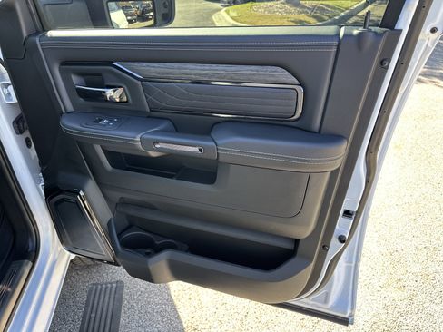 Used 2025 RAM 2500 Limited image 16