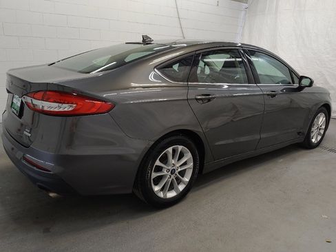 Used 2019 Ford Fusion SE image 10