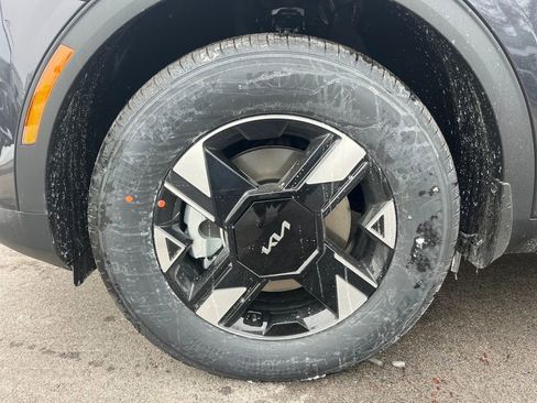 New 2026 Kia Sportage LX image 9