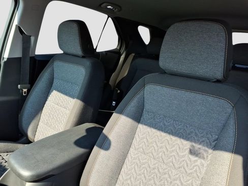 Used 2024 Chevrolet Equinox LT w/ LPO, Floor Liner Package FWD image 19