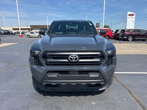 Used 2024 Toyota Tacoma SR5 w/ SR5 Upgrade Package AWD/4WD image 20