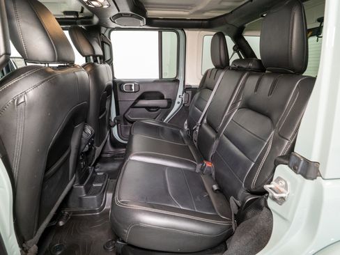 Used 2023 Jeep Wrangler Sahara image 32