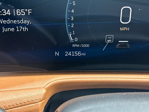 Used 2025 Cadillac XT4 Sport w/ LPO, Onyx Lite Package FWD image 41