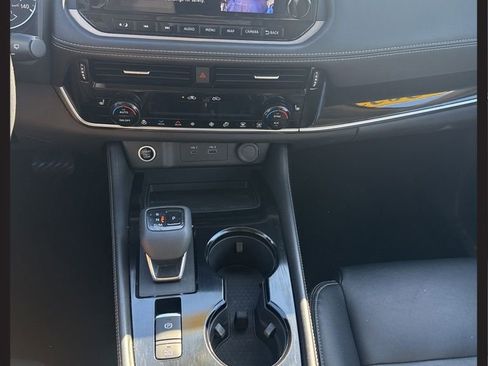 Certified 2022 Nissan Rogue SL w/ SL Premium Package image 28