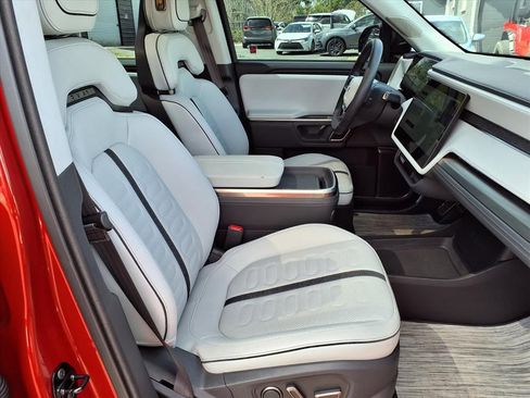 Used 2024 Rivian R1T Adventure image 13