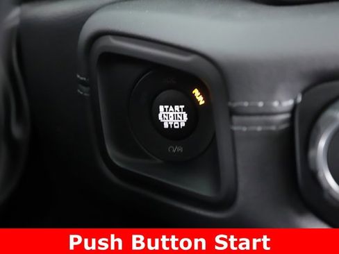 Used 2025 Jeep Wrangler Unlimited Sahara image 18