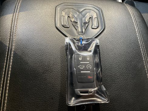 Used 2020 RAM 3500 Laramie image 40