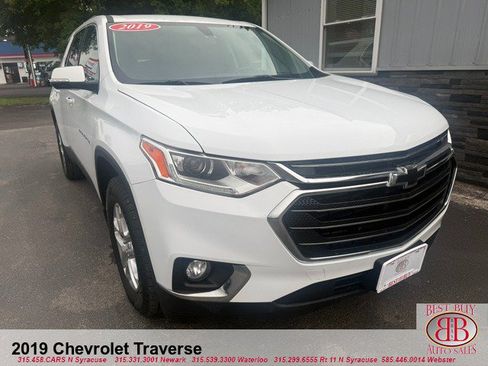 Used 2019 Chevrolet Traverse LT FWD image 1