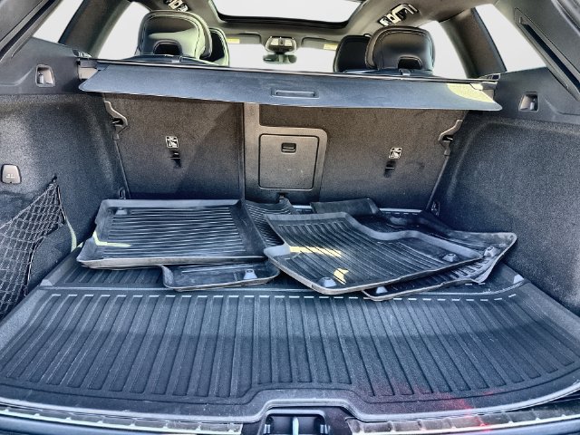 Certified 2024 Volvo XC60 T8 Ultimate w/ Protection Package Premier AWD/4WD image 25