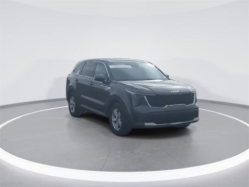 Certified 2025 Kia Sorento LX image 2