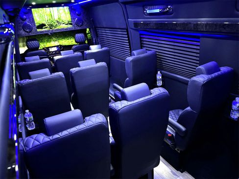 Used 2024 Mercedes-Benz Sprinter 3500 image 17