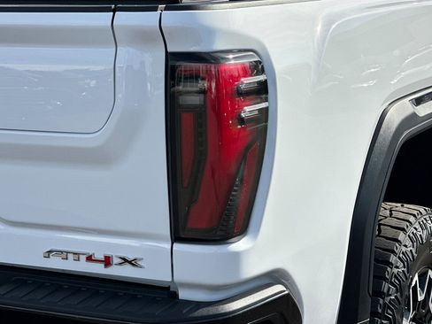 Used 2024 GMC Sierra 2500 AT4X image 25