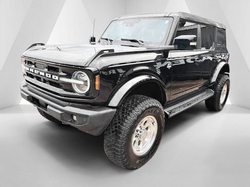 Used 2025 Ford Bronco Outer Banks AWD/4WD image 3